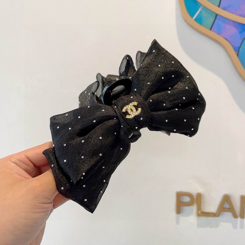 Chanel Hair Grab Clip hh30